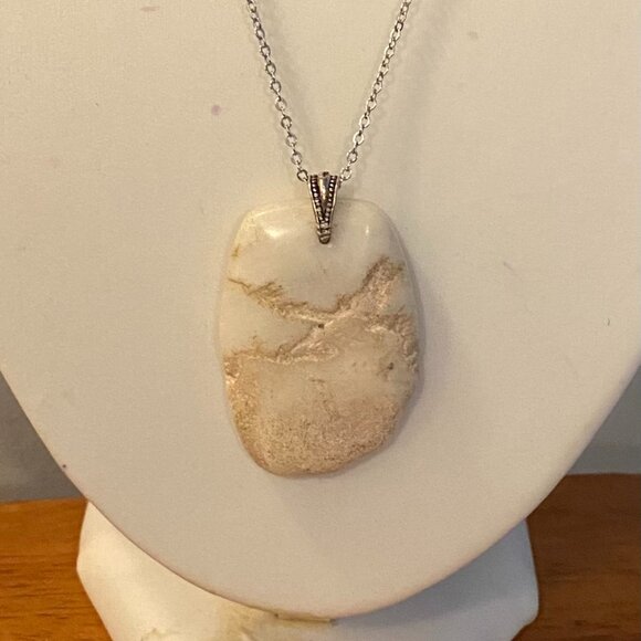 NEW Beautiful Marble pendant - Picture 3 of 3